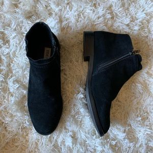 Steve Madden black ankle boots